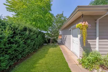 Swimming Pool Photo of 1412 Marguerite Street, Coquitlam, BC