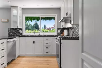 Kitchen Island Photo of 10641 Westside Drive, Delta, BC