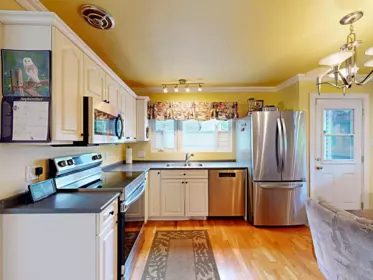 Kitchen Island Photo of 901 Dundonald Drive, Port Moody, BC