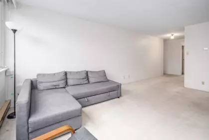 Walk-In Closet Photo of 1101 1500 Haro Street, Vancouver, BC