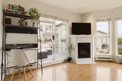 Breakfast Nook Photo of 303 225 E 19th Avenue, Vancouver, BC