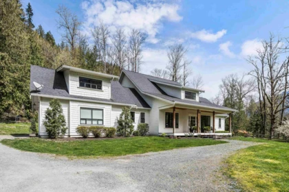 49439 Chilliwack Lake Road, Chilliwack, BC, Chilliwack — Single Family Residence for sale