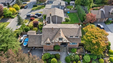 Garden / Landscaping Photo of 2718 Byron Place, North Vancouver, BC