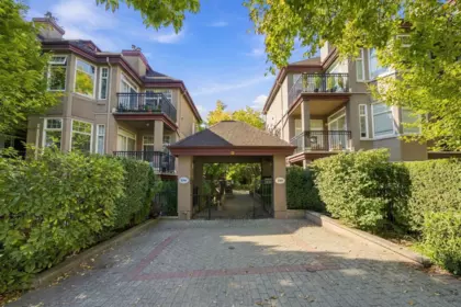 Garden / Landscaping Photo of 401 580 Twelfth Street, New Westminster, BC
