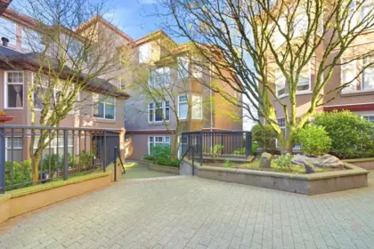 Outdoor Deck Photo of 401 580 Twelfth Street, New Westminster, BC