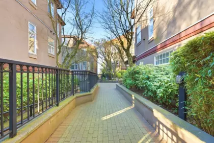 Outdoor Kitchen Photo of 401 580 Twelfth Street, New Westminster, BC