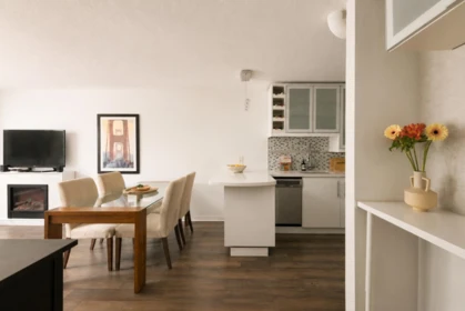 Kitchen Island Photo of 306 570 E 8th Avenue, Vancouver, BC
