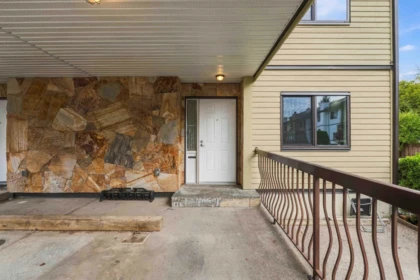 Family Room Photo of 13323 71b Avenue, Surrey, BC