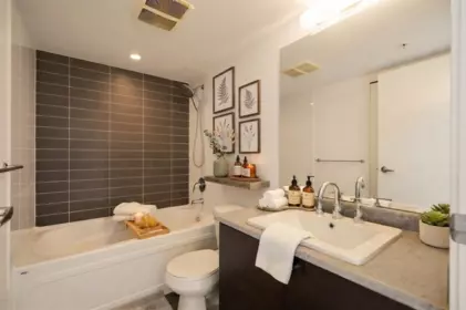 Primary Bathroom Photo of 2410 13618 100 Avenue, Surrey, BC
