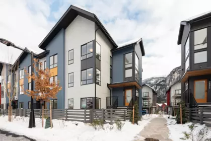 38065 Helm Way, Squamish, BC, Squamish — Townhouse for sale