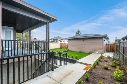 7936 15th Avenue, Burnaby, BC, Burnaby — Single Family Residence for sale