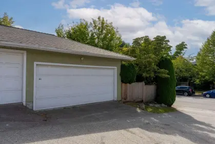 2102 St. Georges Avenue, North Vancouver, BC, North vancouver — Half Duplex for sale