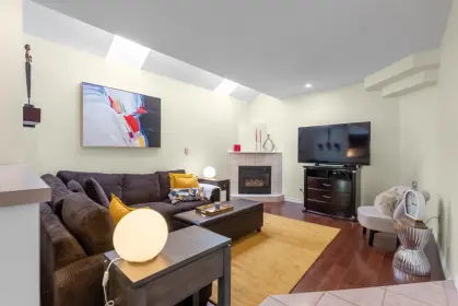2102 St. Georges Avenue, North Vancouver, BC, North vancouver — Half Duplex for sale