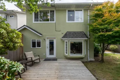 2102 St. Georges Avenue, North Vancouver, BC, North vancouver — Half Duplex for sale
