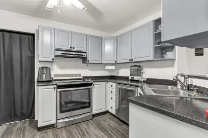 219 7151 121 Street, Surrey, BC, Surrey — Apartment/Condo for sale