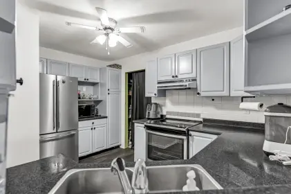 219 7151 121 Street, Surrey, BC, Surrey — Apartment/Condo for sale