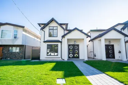 5080 Watling Street, Burnaby, BC, Burnaby — Half Duplex for sale