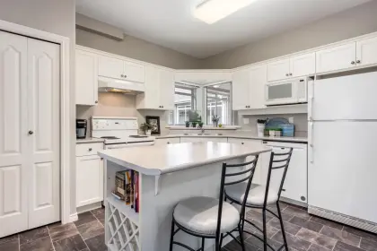 414 45700 Wellington Avenue, Chilliwack, BC, Chilliwack — Apartment/Condo for sale