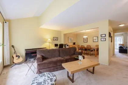 807 Roche Point Drive, North Vancouver, BC, North vancouver — Townhouse for sale