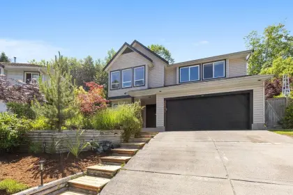 5811 Heron Place, Sechelt, BC, Sechelt — Single Family Residence for sale
