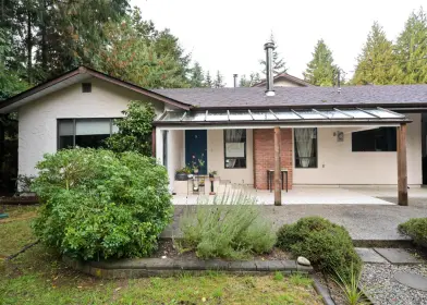 7980 Cooper Road, Halfmoon Bay, BC, Halfmoon bay — Single Family Residence for sale