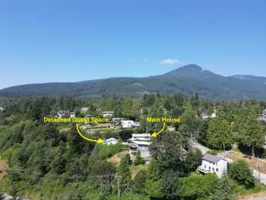 115 Wharf Road, Gibsons, BC, Gibsons — Single Family Residence for sale