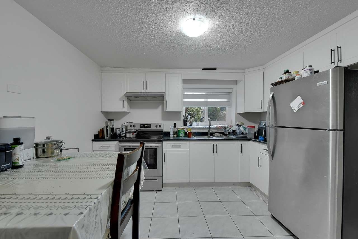 Entry Foyer Photo of 11140 Partridge Crescent, Surrey, BC