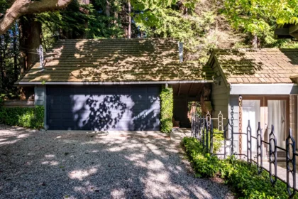 3581 Beach Avenue, Roberts Creek, BC, Roberts Creek — Single Family Residence for sale