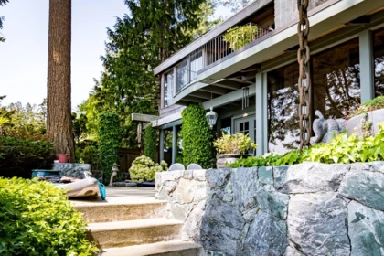Hot Tub / Spa Photo of 3581 Beach Avenue, Roberts Creek, BC