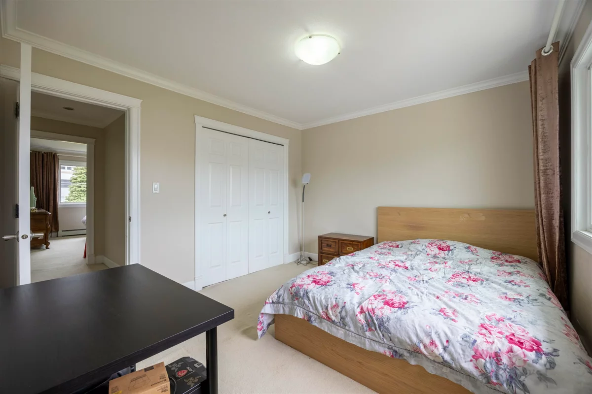 Hallway Photo of 915 W 33rd Avenue, Vancouver, BC