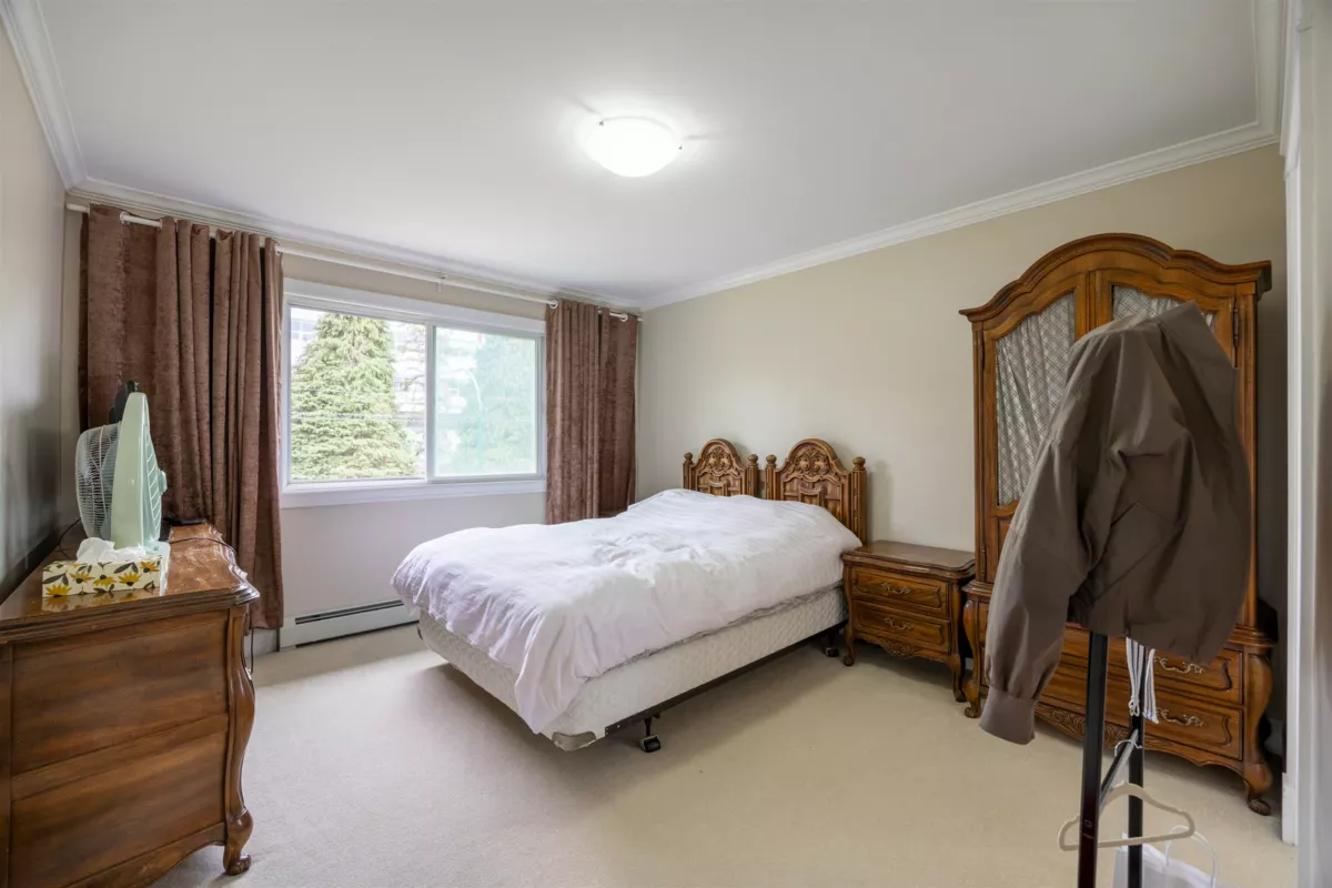 Laundry Room Photo of 915 W 33rd Avenue, Vancouver, BC