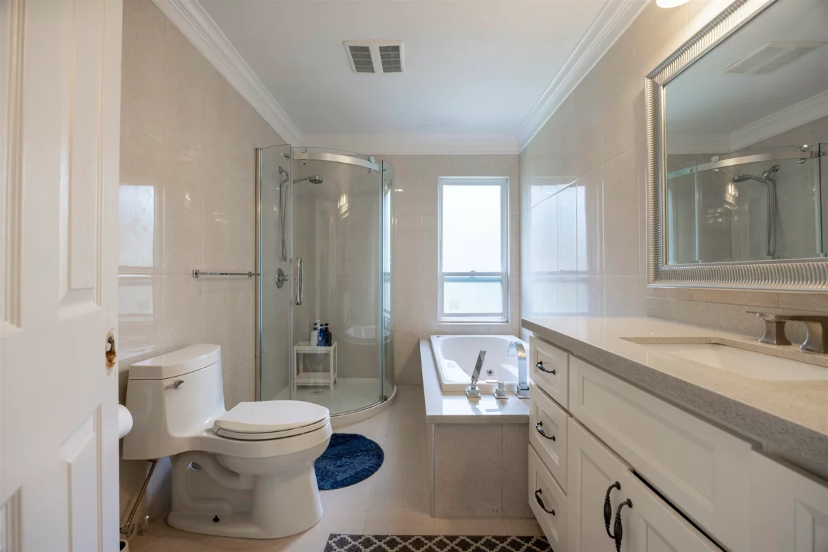 Mudroom Photo of 915 W 33rd Avenue, Vancouver, BC