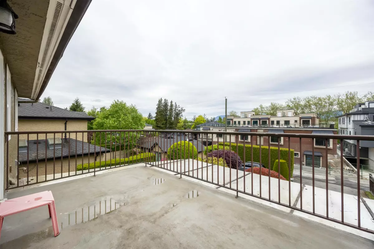 Primary Bathroom Photo of 915 W 33rd Avenue, Vancouver, BC