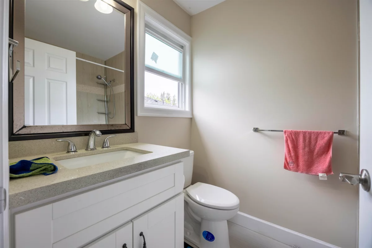 Staircase Photo of 915 W 33rd Avenue, Vancouver, BC