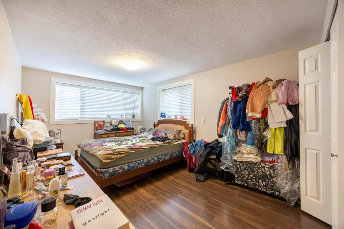 Swimming Pool Photo of 915 W 33rd Avenue, Vancouver, BC