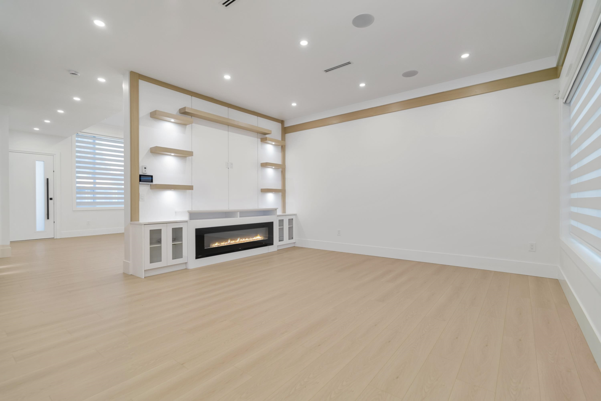 Living Room Photo of 17226 59 Avenue, Surrey, BC