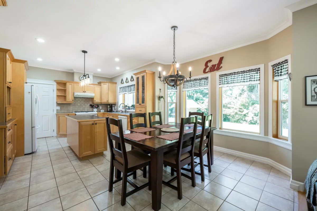 Guest Bathroom Photo of 25219 60 Avenue, Langley, BC