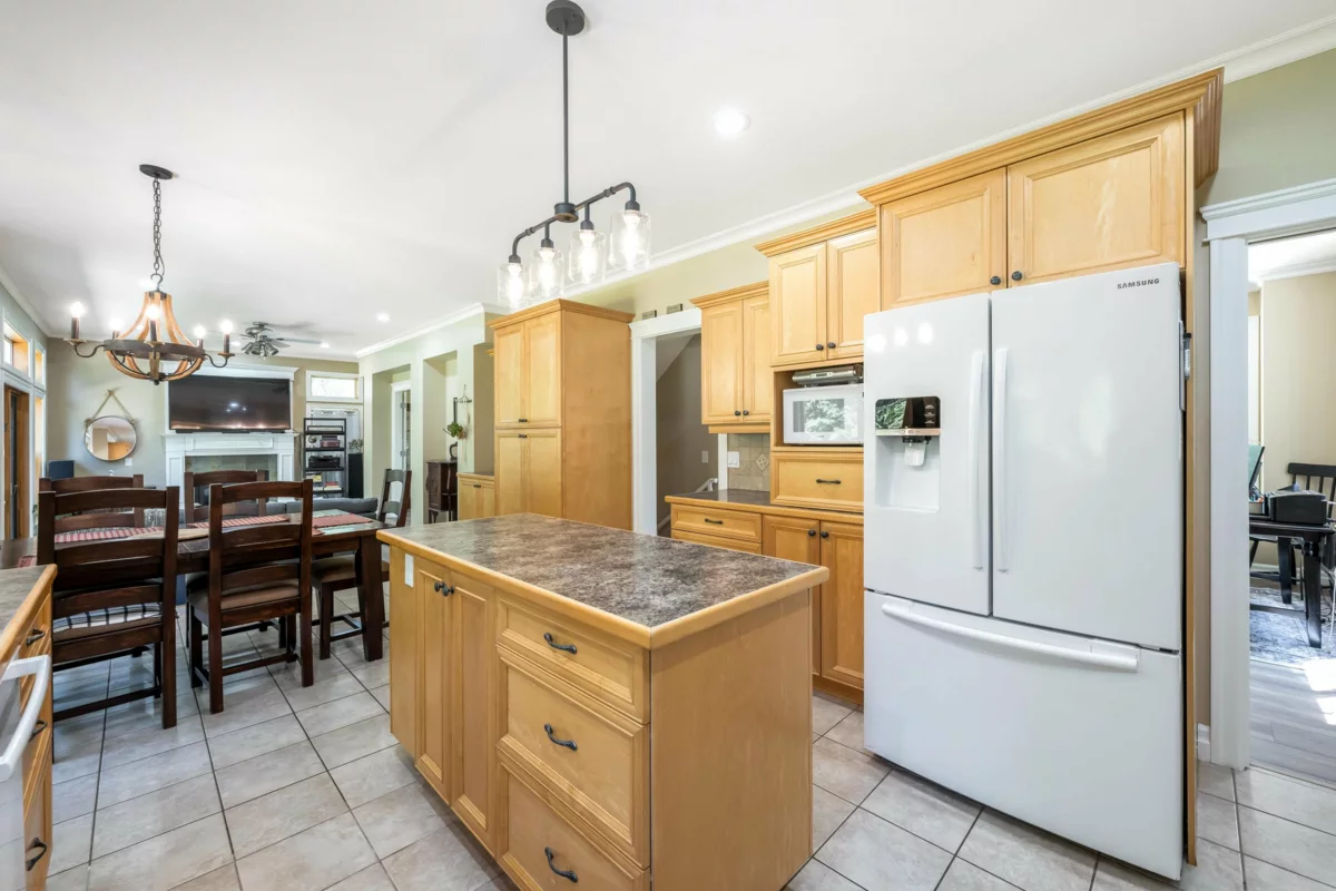 Laundry Room Photo of 25219 60 Avenue, Langley, BC