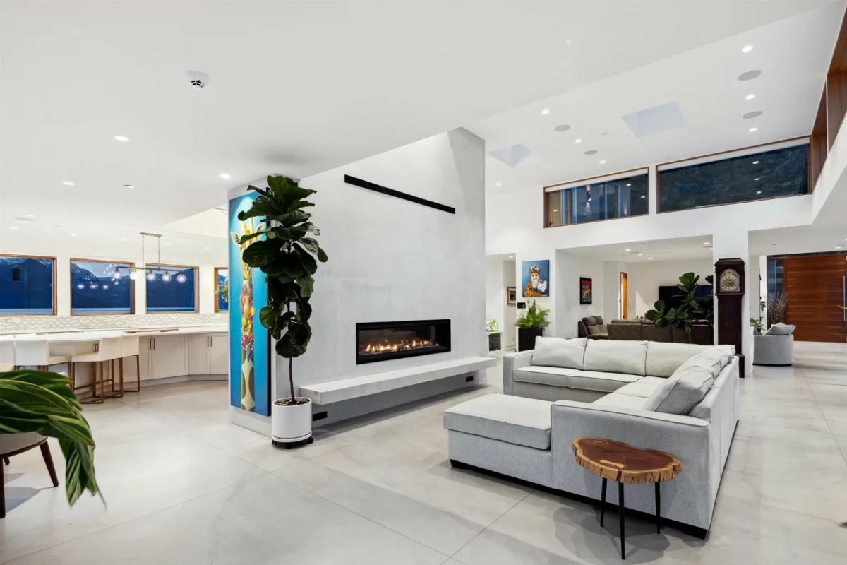 Kitchen Island Photo of 15 Brunswick Beach Road, Lions Bay, BC