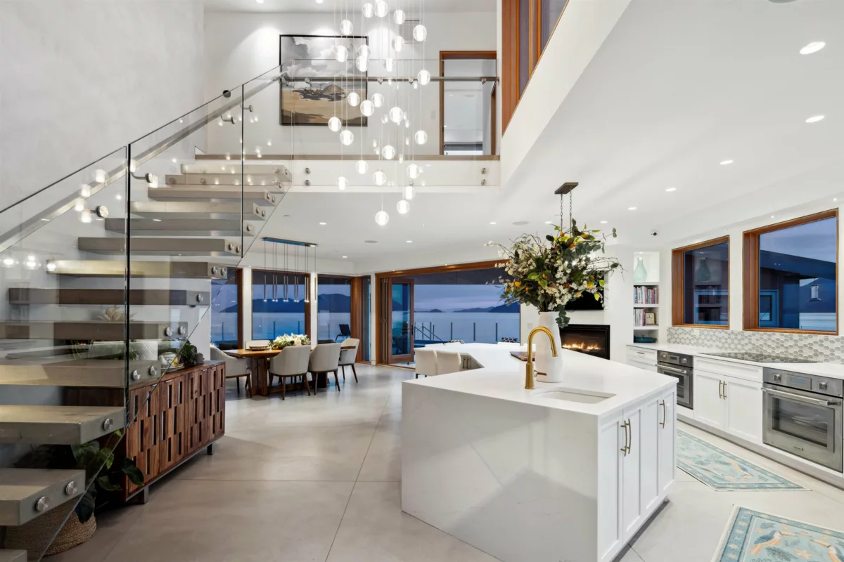 Walk-In Closet Photo of 15 Brunswick Beach Road, Lions Bay, BC