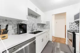 203 9946 151 Street, Surrey, BC