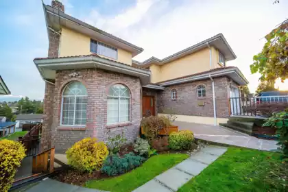 8030 11th Avenue, Burnaby, BC, Burnaby — Single Family Residence for sale