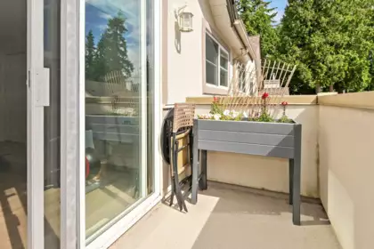 Basement Recreation Room Photo of 7 13911 16 Avenue, Surrey, BC