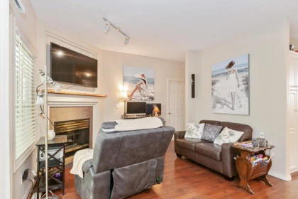 Breakfast Nook Photo of 7 13911 16 Avenue, Surrey, BC