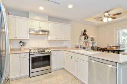 Kitchen Photo of 7 13911 16 Avenue, Surrey, BC