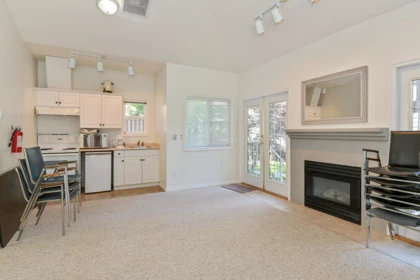 Outdoor Patio Photo of 7 13911 16 Avenue, Surrey, BC