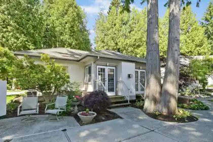 Staircase Photo of 7 13911 16 Avenue, Surrey, BC