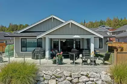 5634 Kingbird Crescent, Sechelt, BC, Sechelt — Single Family Residence for sale