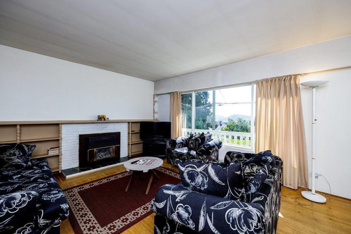 Dining Area Photo of 1033 Drayton Street, North Vancouver, BC