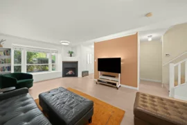 111 225 E 6th Street, North Vancouver, BC V7L 1P4, North Vancouver, BC, V7L 1P4